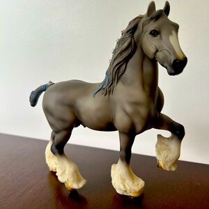 Classic shire Breyer horse. Shelf condition.
